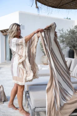Beach Blanket Impresion Triangle