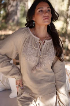 Blouse Corazon Embroidery Sand