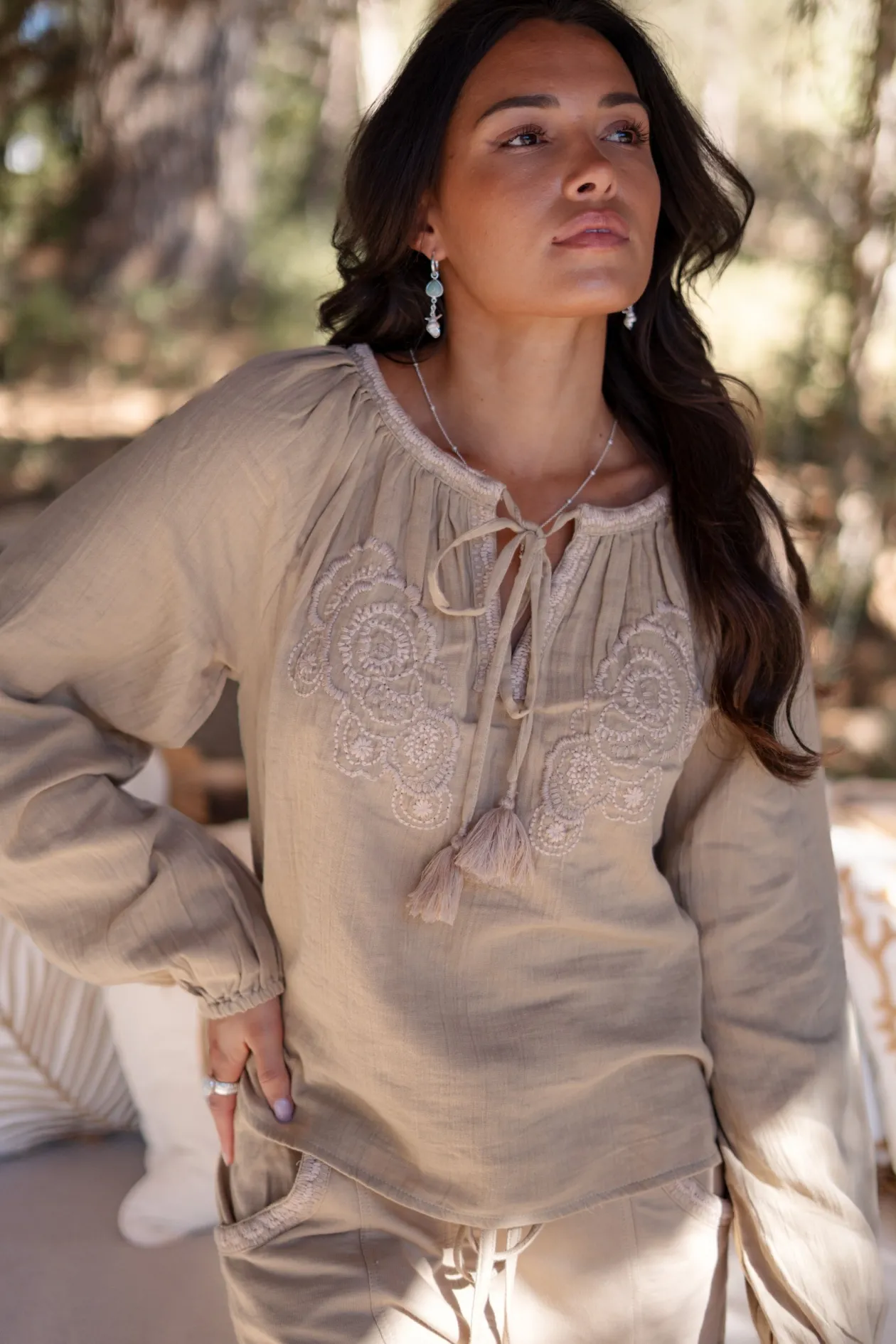 Blouse Corazon Embroidery Sand