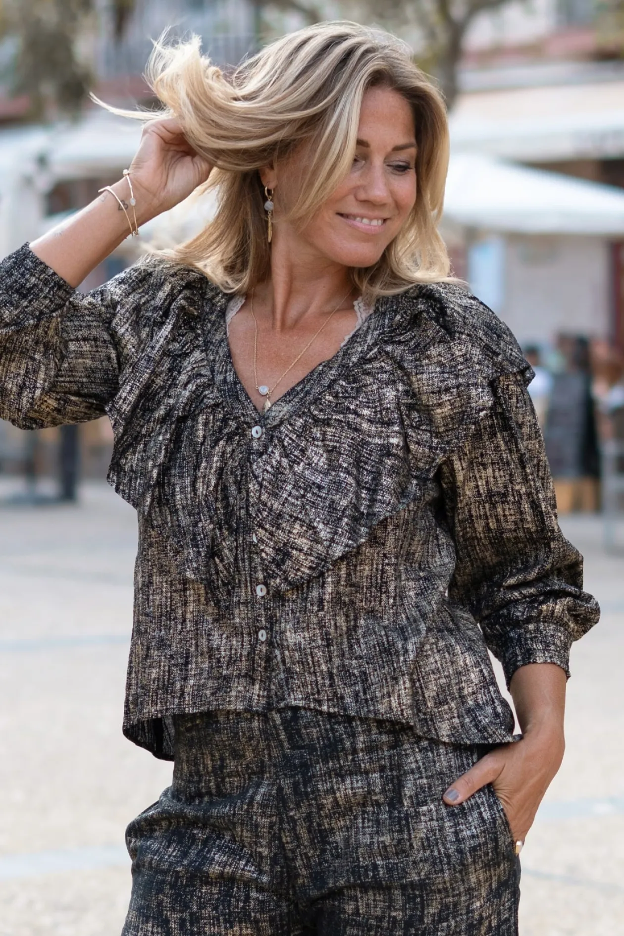 Blouse Ruffle Sparkle Black Gold