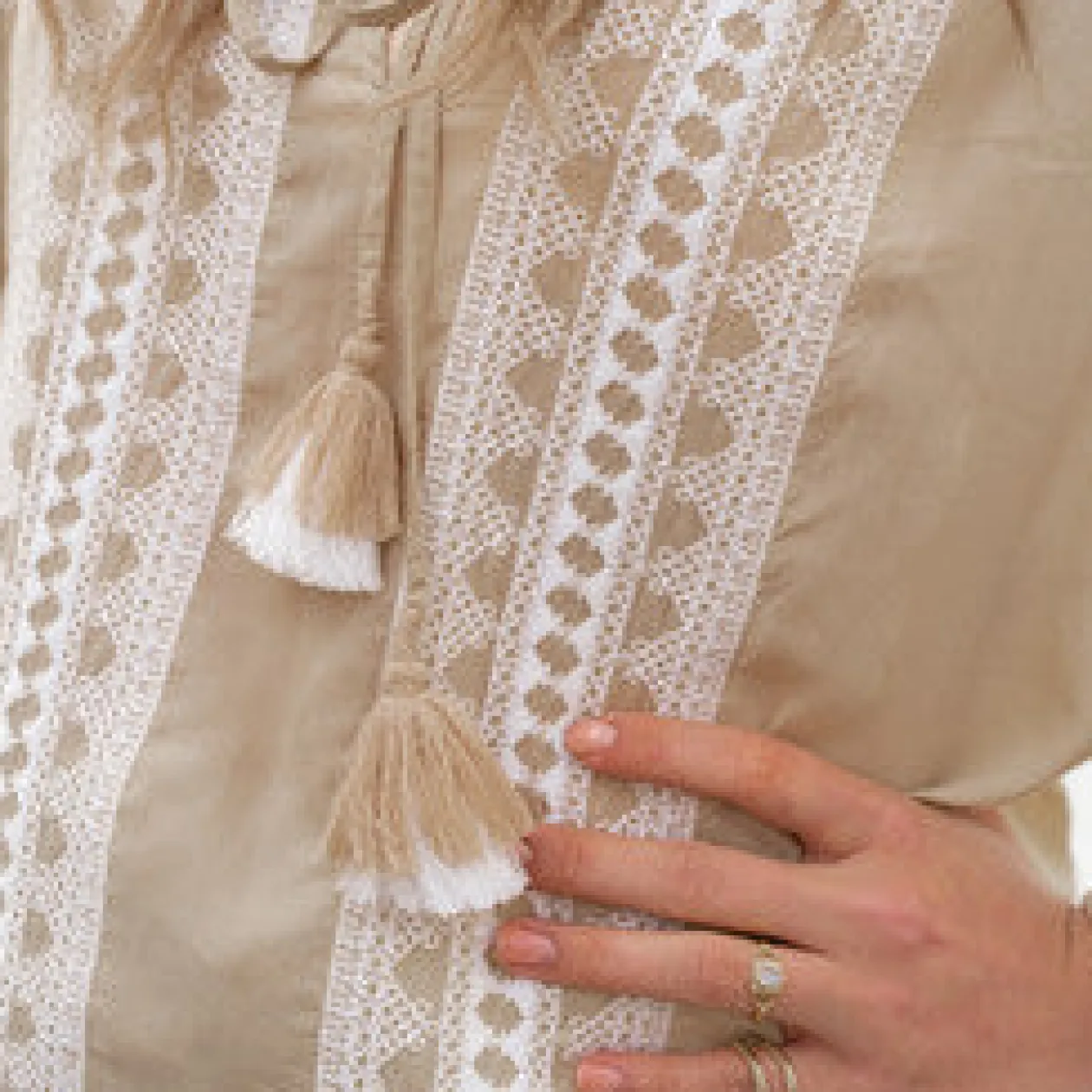 Blouse Tassel Beige