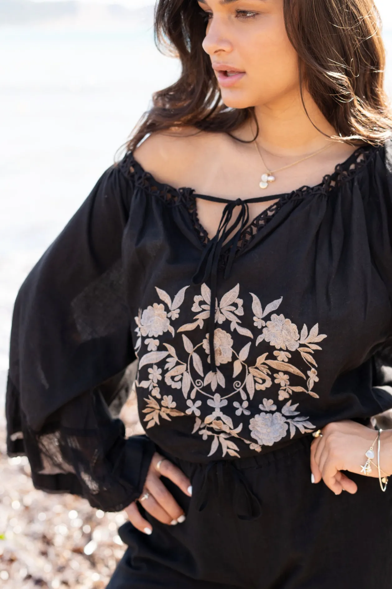 Blouse Yira Bordado Black