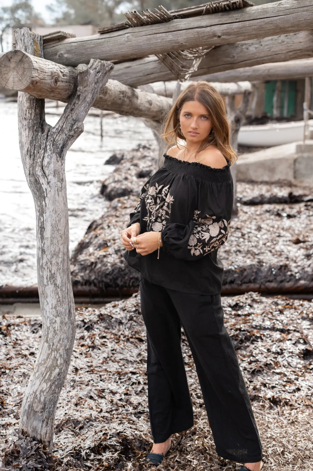 Pantalon Agar Bordado Black